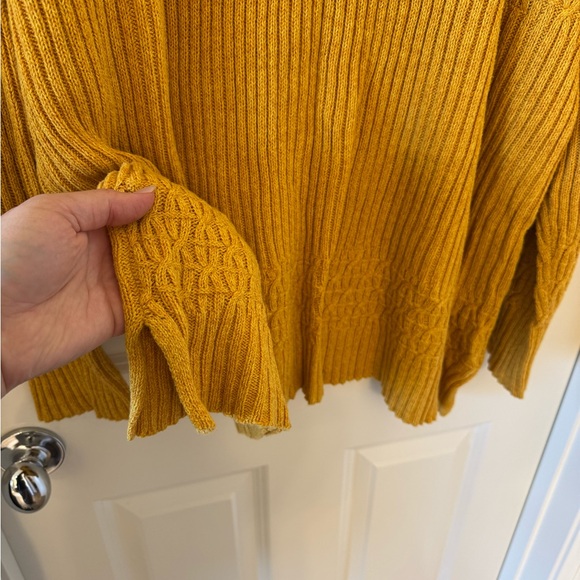 Mustard Yellow Gold V-Neck Oversized Sweater - Picture 4 of 6